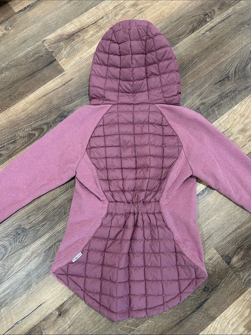 The North Face Womens Endeavor Thermoball Quilted Jacket in Plum | Size Small - Picture 11 of 15